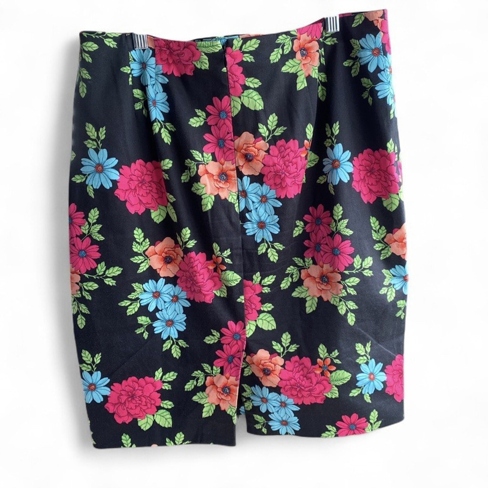Ann Taylor Pencil Skirt With Vivid Floral Pattern Women’s Size 10 NWOT - Picture 3 of 5